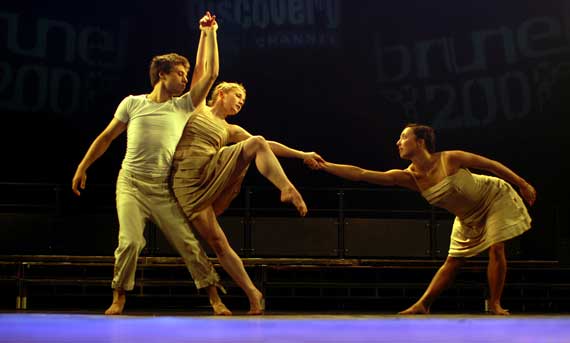 Dance Bristol – Defy and Parabolic.